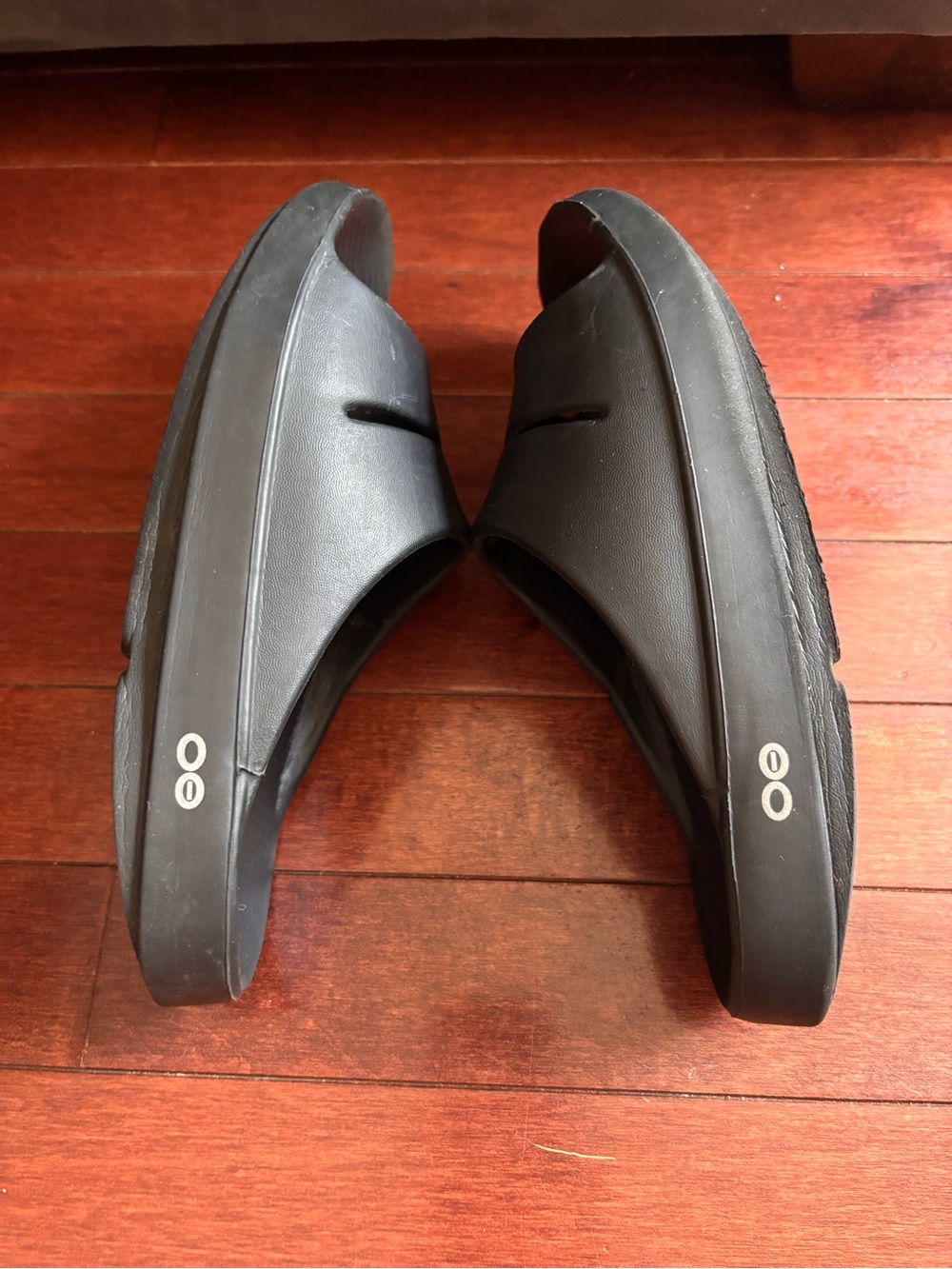 OOFOS Black Recovery Slide Sandals Size 7 - Picture 2 of 7